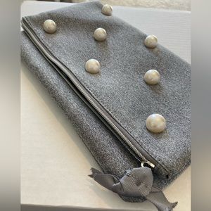 👛NWOT👛!!! Stella & Dot Grey Madison clutch grey with oversized pearls, zipper